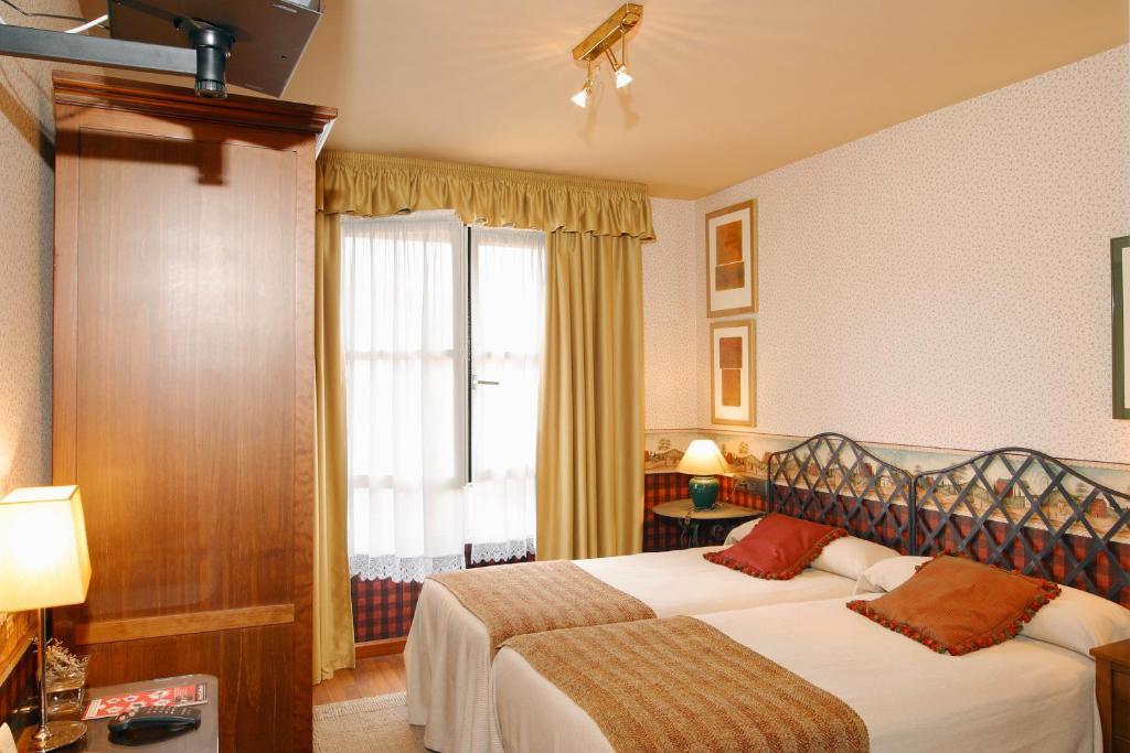 Hotel Avenida Real Villaviciosa (Asturias) Quarto foto